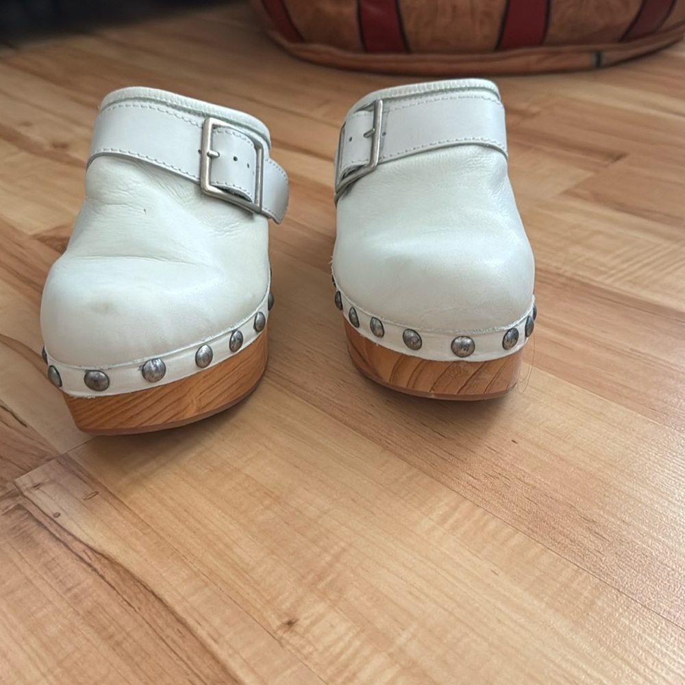 NWOT Free People 8 1/2, almond toe, Calver City Clogs, block heels, metal detail